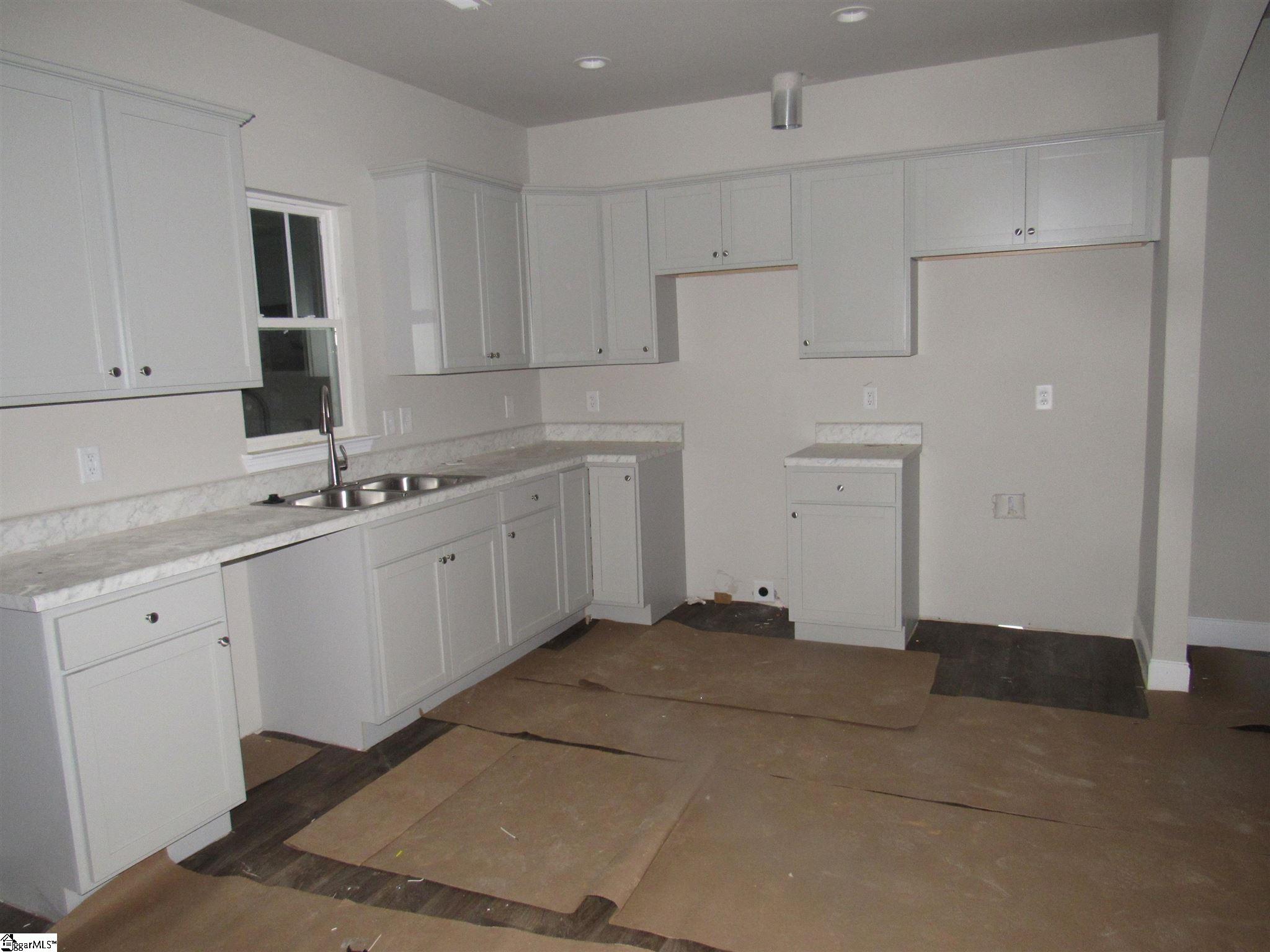 266 Hasting Circle Easley, SC 29640 - Photo 3 of 7 Gallery Image 3