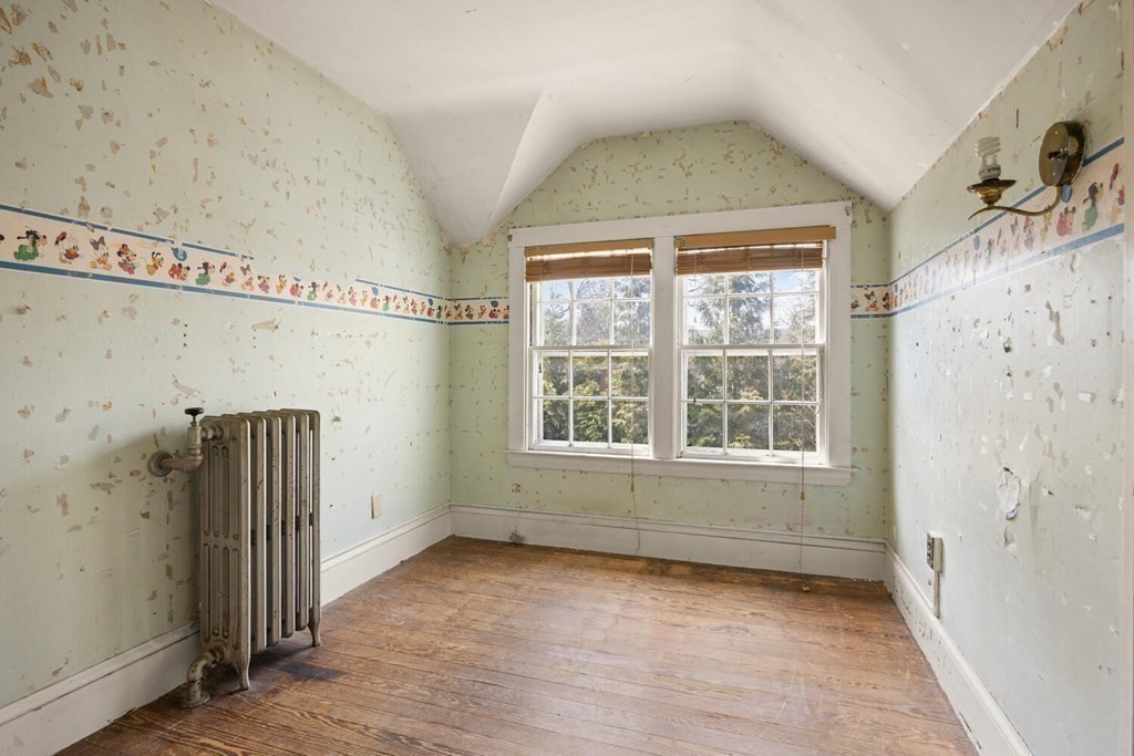 11 Stratford Road Winchester, MA 01890 - Photo 20 of 31 an empty room with windows