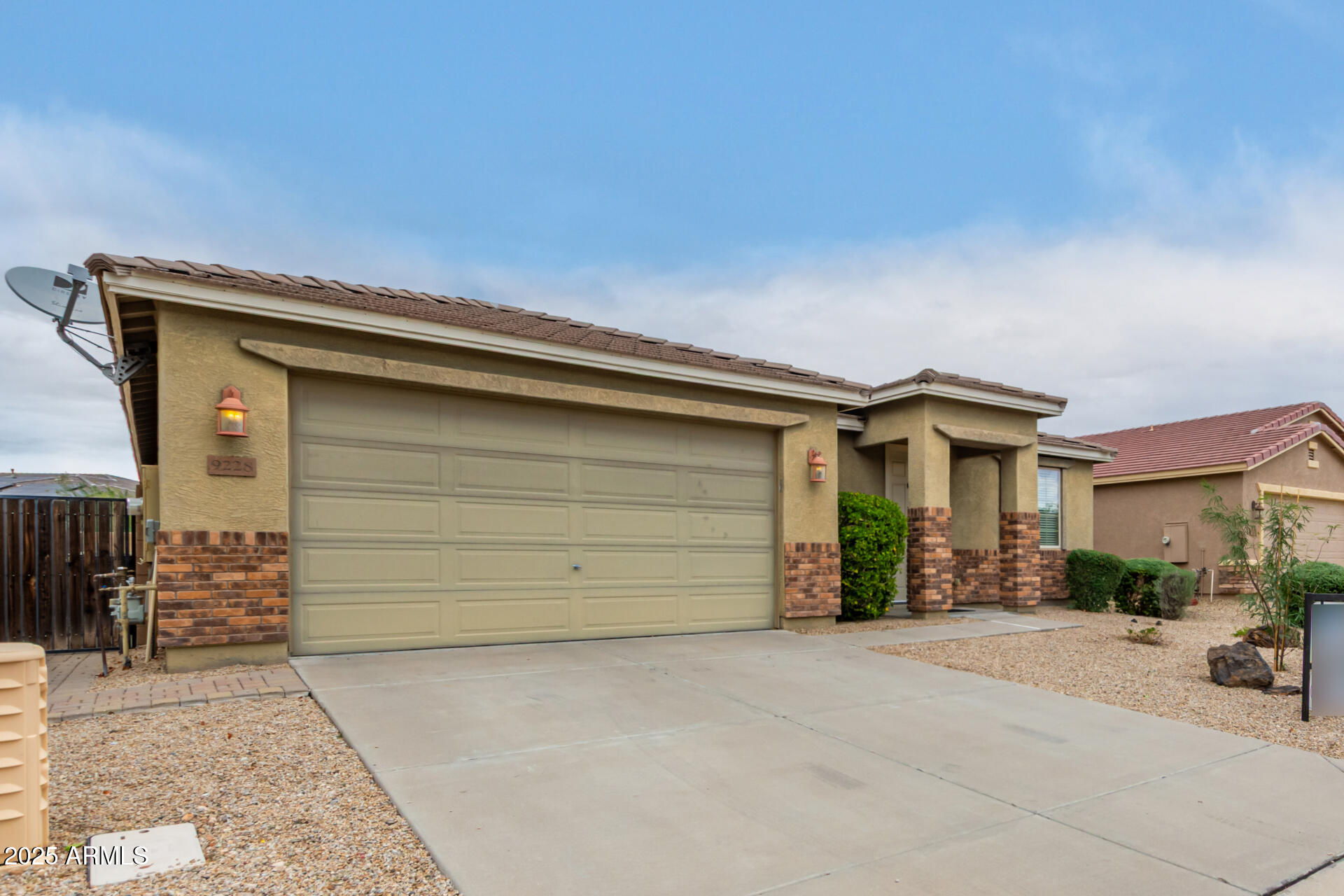 9228 West Black Hill Road Peoria, AZ 85383 - Photo 3 of 44 front view of a house