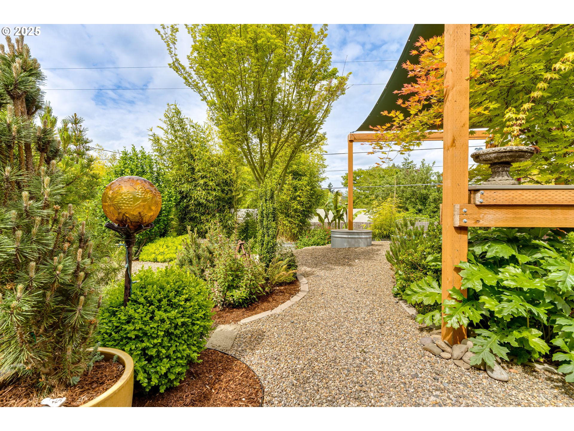 3140 Onyx Street Eugene, OR 97405 - Photo 24 of 32 a view of a garden