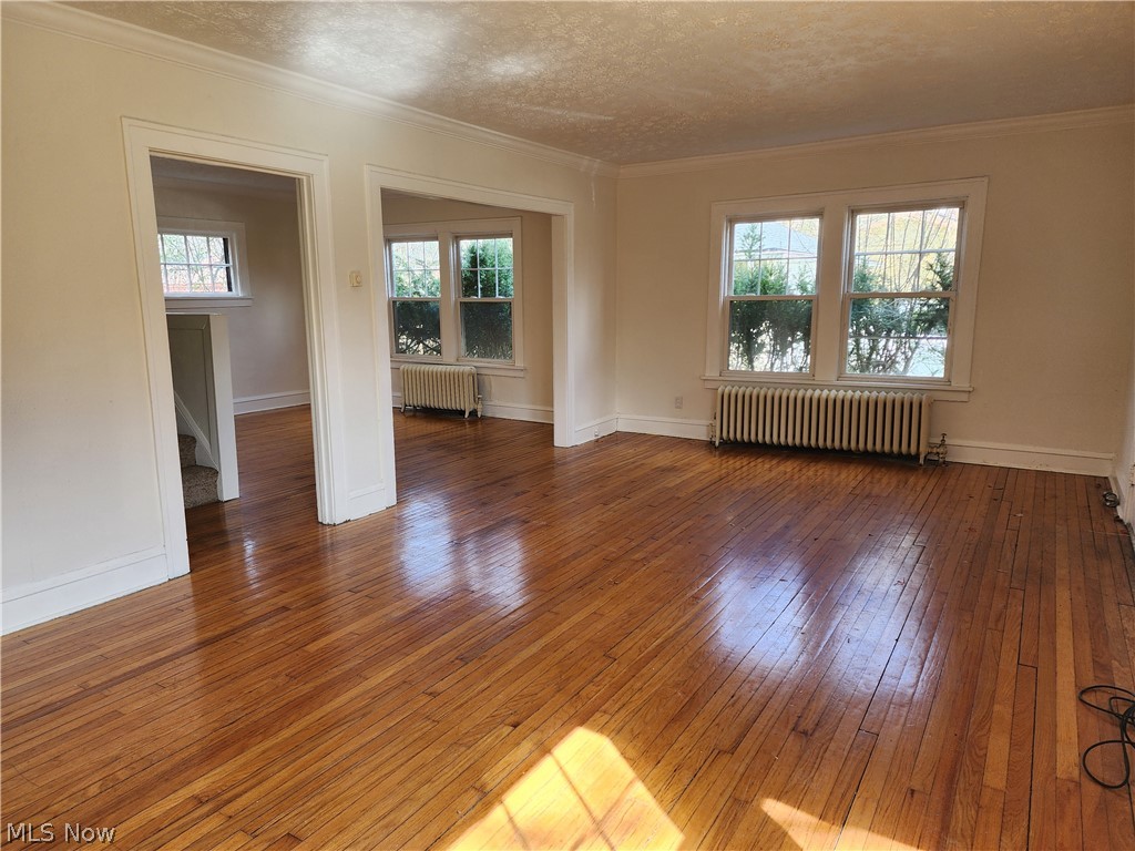 2060 Rossmoor Road Cleveland, OH 44118 - Photo 3 of 12