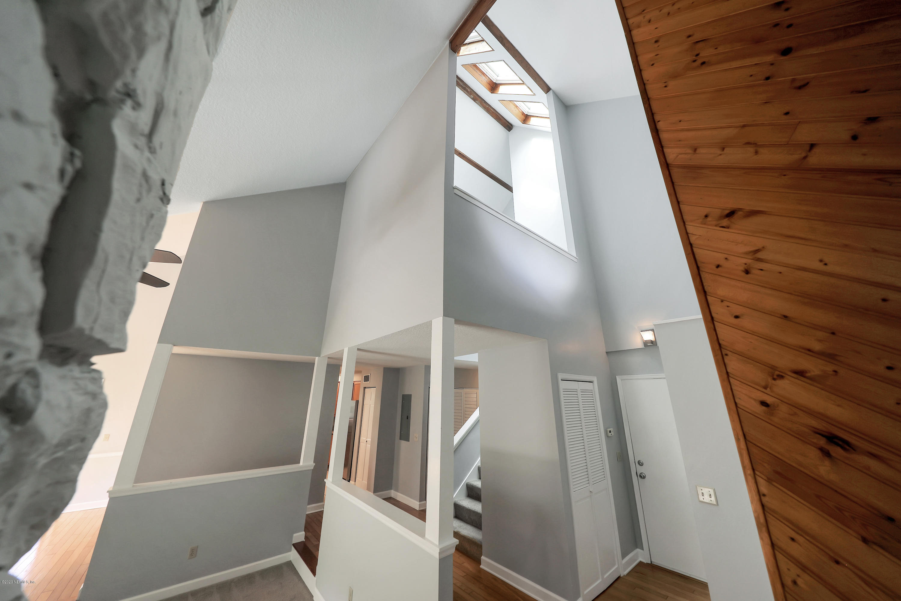 1350 Pinewood Road Jacksonville Beach, FL 32250 - Photo 14 of 45 a view of entryway