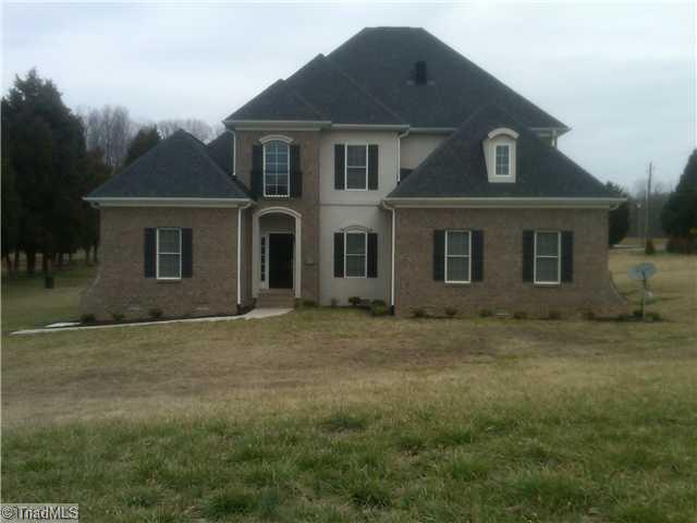 9289 Warren Road Kernersville, NC 27284 - Photo 1 of 16 Exterior Front.