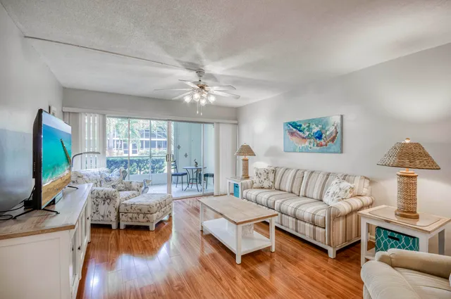 $2,350 | 11 Westwood Avenue, Unit 103A, Tequesta, FL 33469