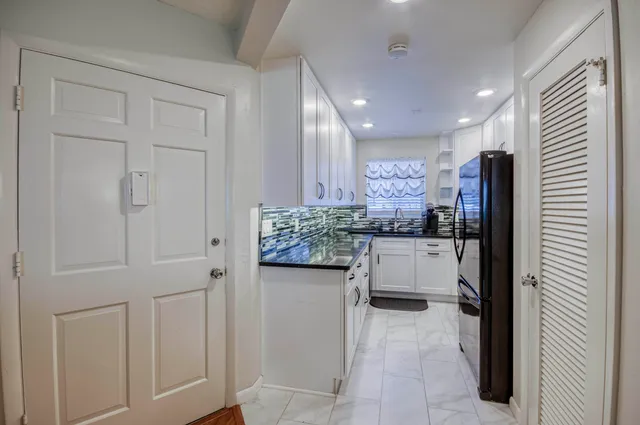 $2,350 | 11 Westwood Avenue, Unit 103A, Tequesta, FL 33469