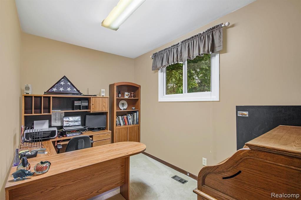 2991 Mohawk Lane Rochester Hills, MI 48306 - Photo 16 of 33