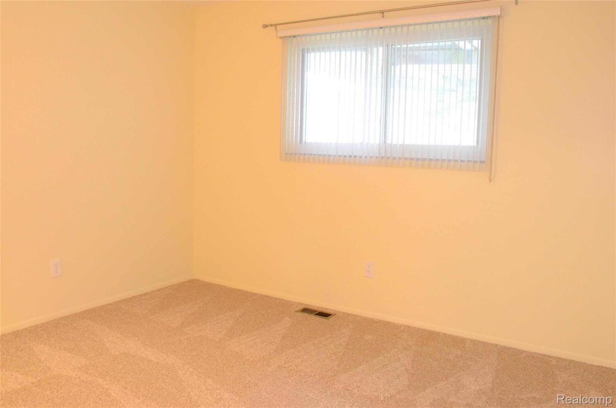 43077 Avon Road Canton, MI 48187 - Photo 33 of 52 DSC_8782.JPG