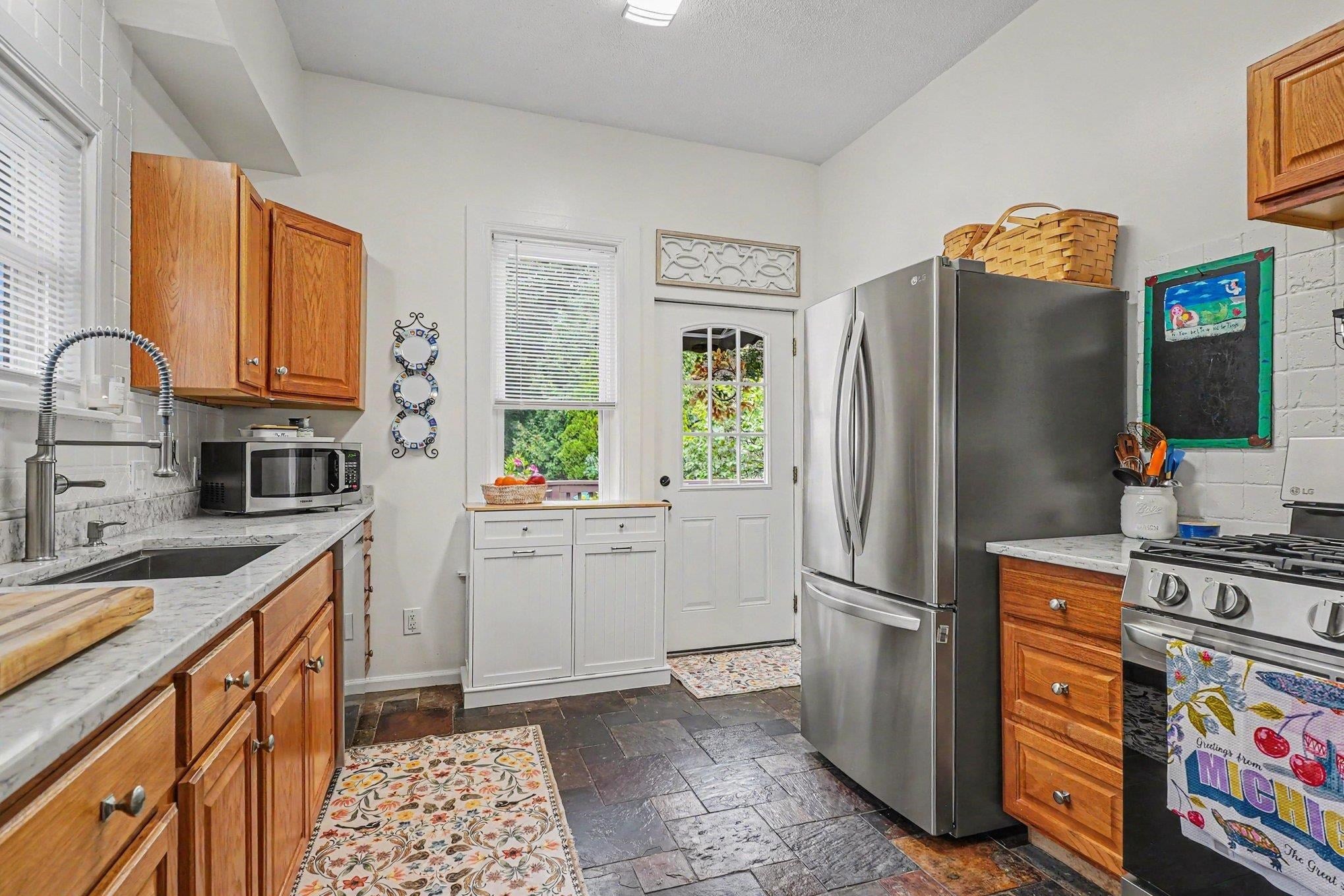 2135 6th Street Bay City, MI 48708 - Photo 7 of 19 Gallery Image 7
