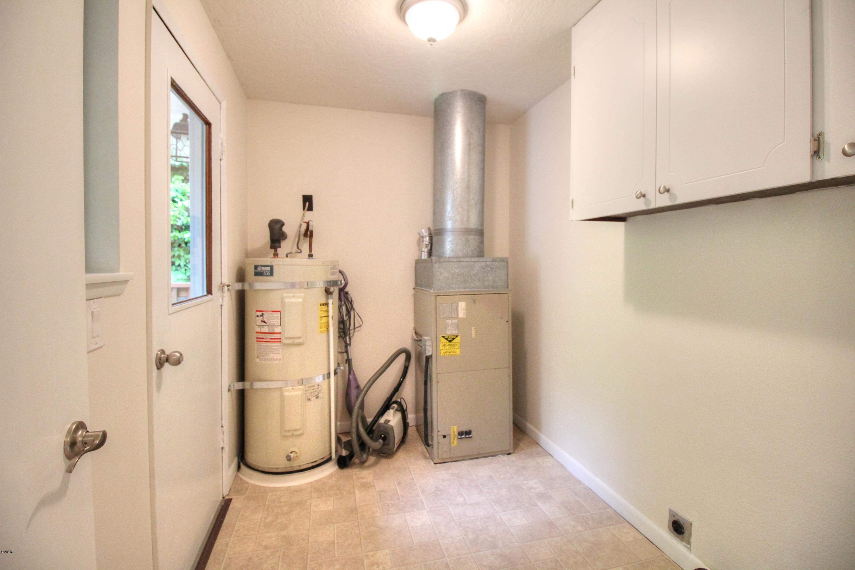 1707 Southeast Ammon Road Toledo, OR 97391 - Photo 16 of 20 1707 SE Ammon Rd, Toledo