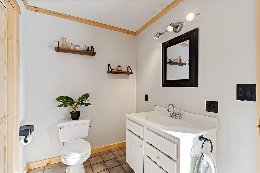 451 Thurston Hill Road Madison, ME 04950 - Photo 29 of 63 52_BP5A1071_DxO_mls