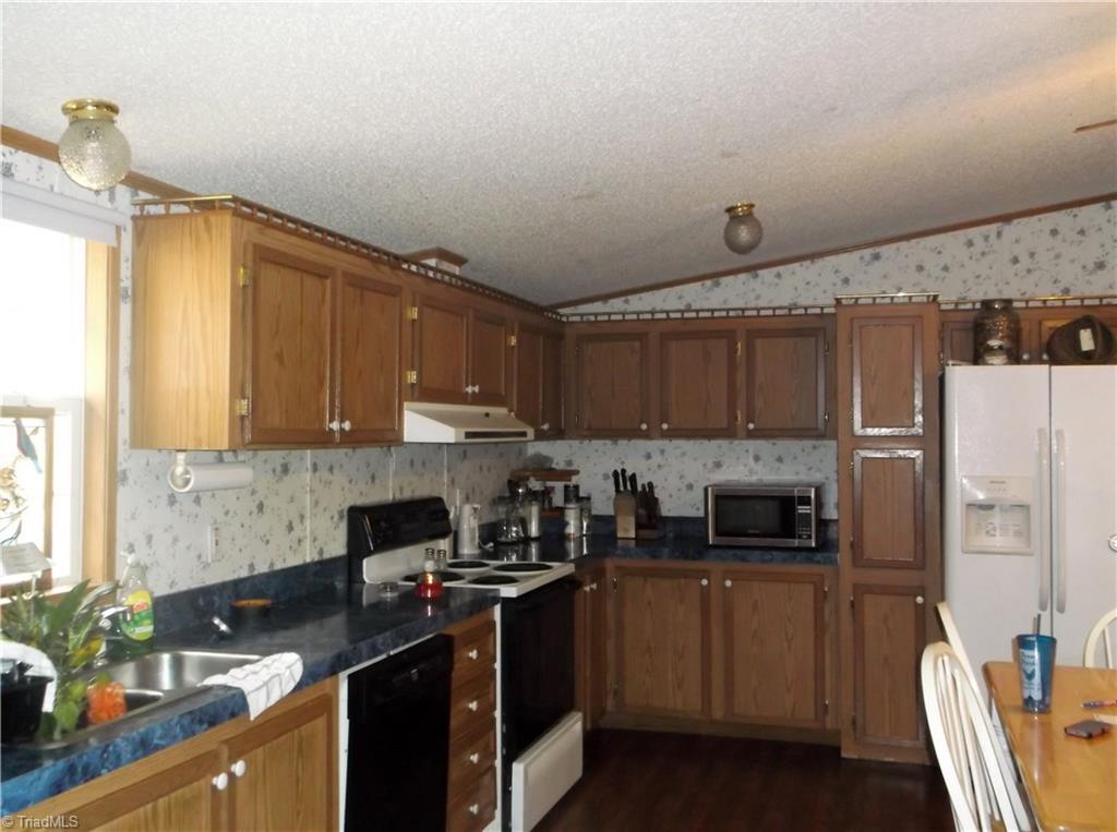 1475 Marshall Smith Road King, NC 27021 - Photo 11 of 14