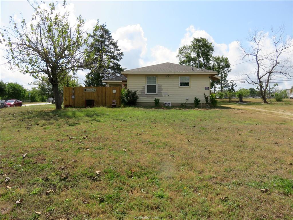 1413 Sandy Point Road Bryan, TX 77803 - Photo 17 of 19
