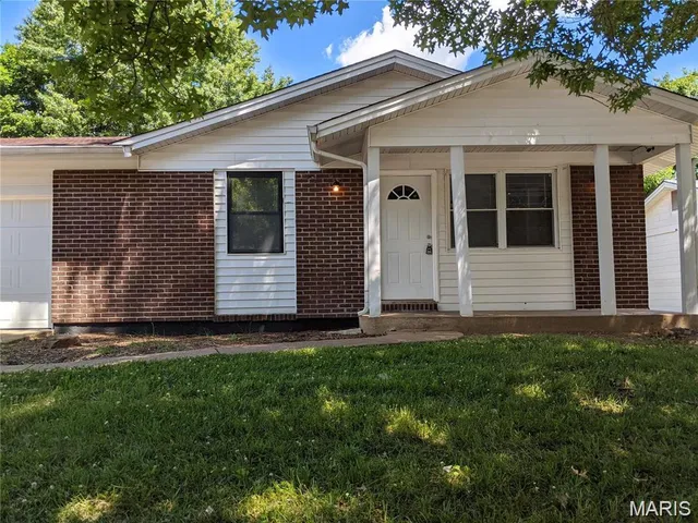 $1,350 | 11648 Petite Chalet Drive, St. Louis, MO 63138