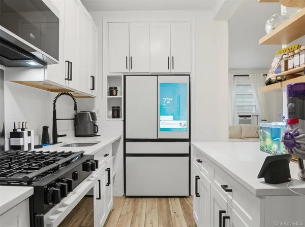 $249,999 | 8 Fordham Hill Ovl, Unit 1C | University Heights