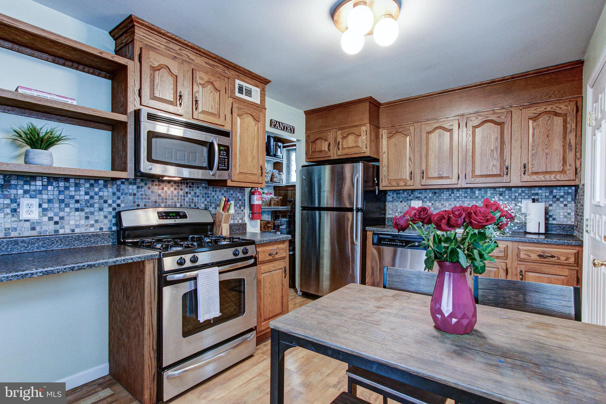 23 Gainor Avenue Maple Shade, NJ 08052 - Photo 11 of 33