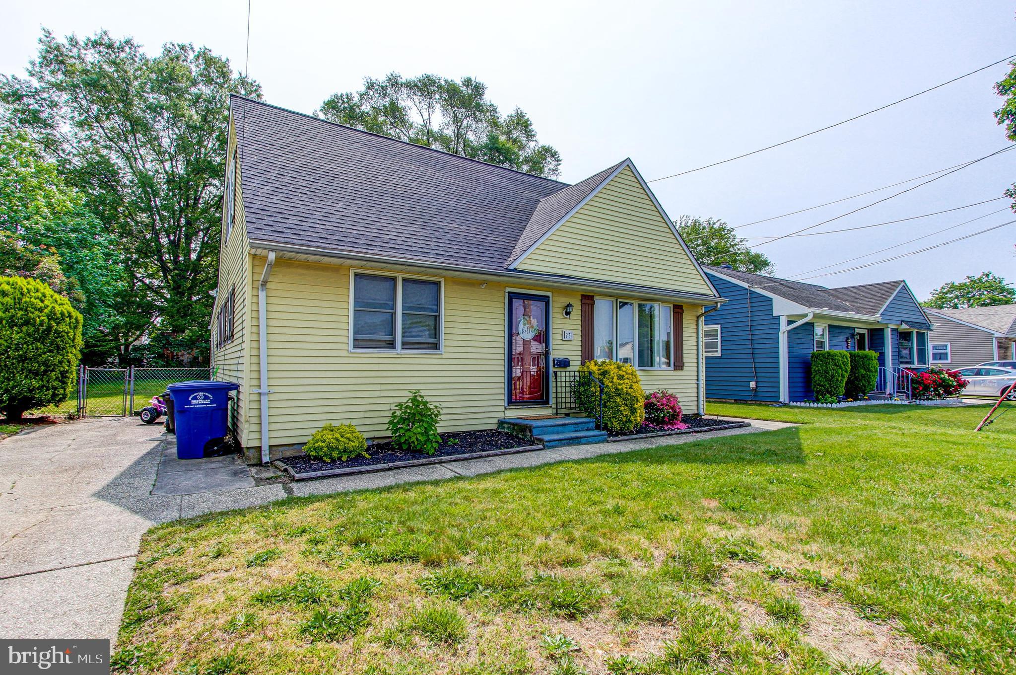 23 Gainor Avenue Maple Shade, NJ 08052 - Photo 3 of 33