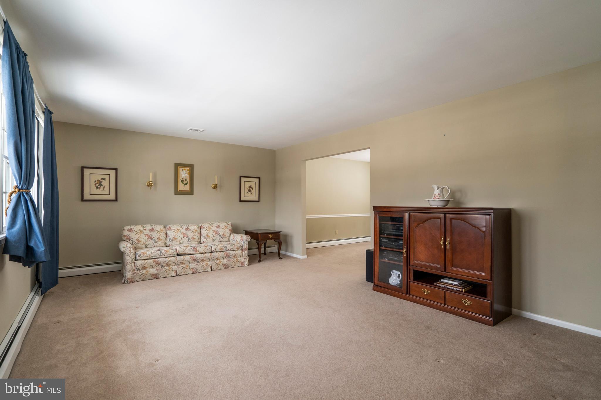 324 Bodine Road Berwyn, PA 19312 - Photo 15 of 36 Living Room