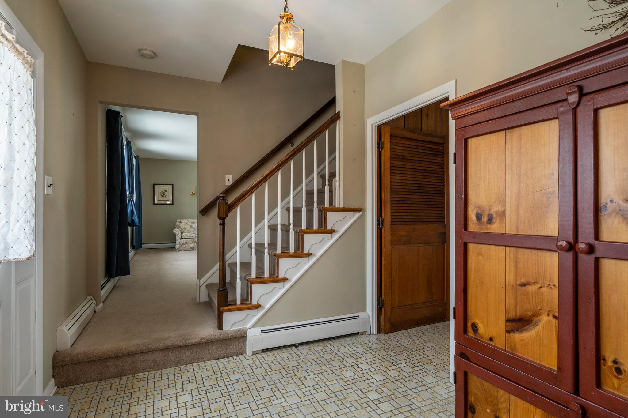 324 Bodine Road Berwyn, PA 19312 - Photo 6 of 36 Front foyer