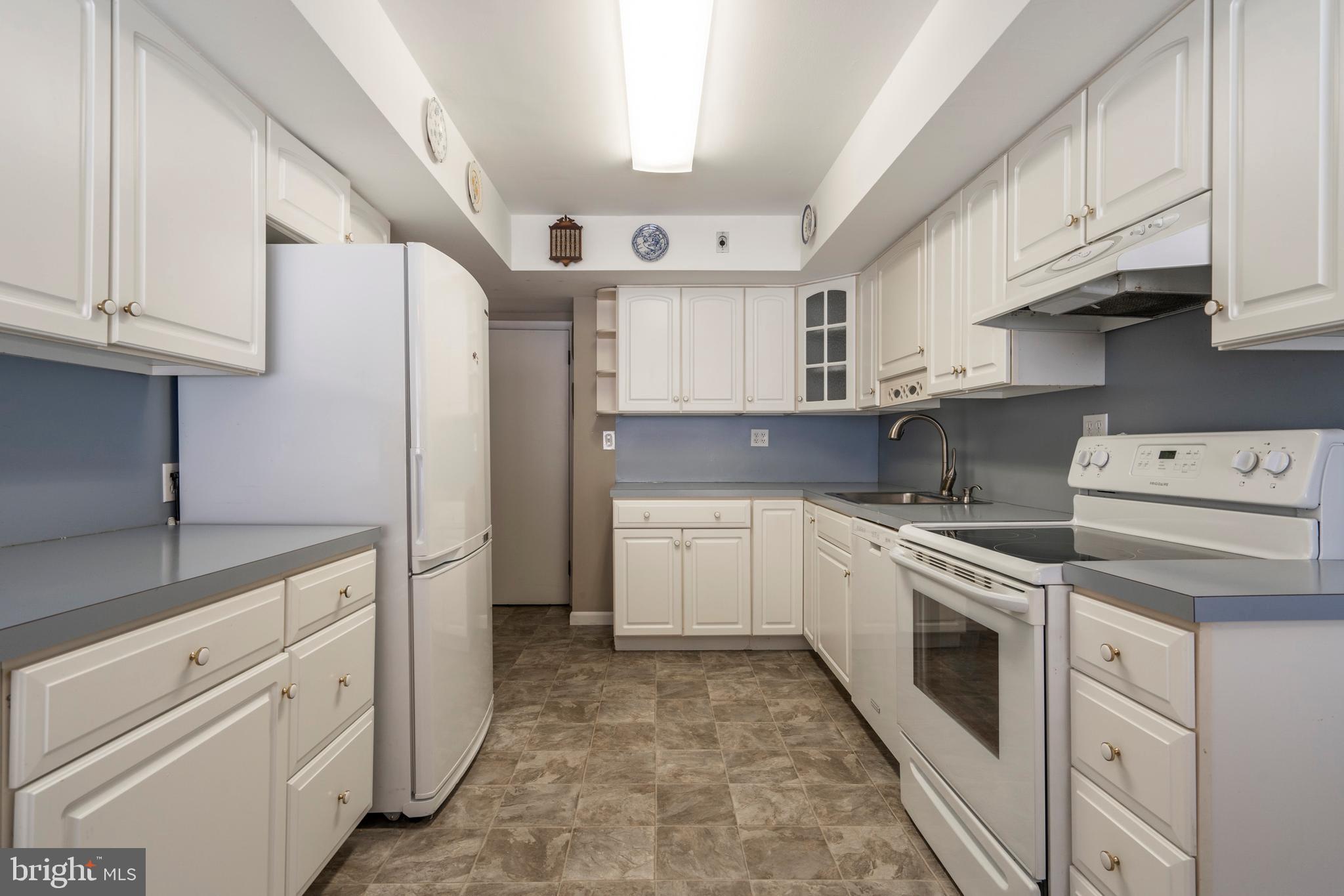 324 Bodine Road Berwyn, PA 19312 - Photo 9 of 36 Kitchen