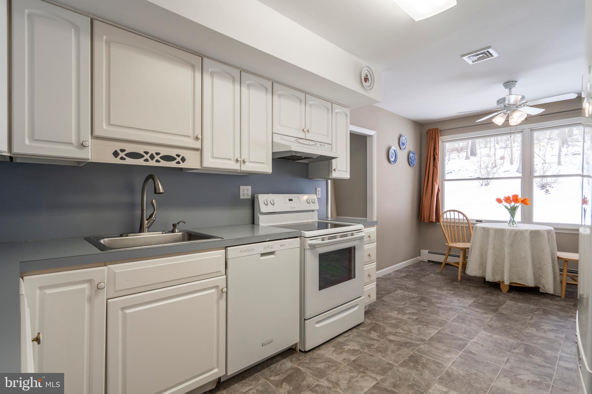 324 Bodine Road Berwyn, PA 19312 - Photo 10 of 36 Eat-in kitchen
