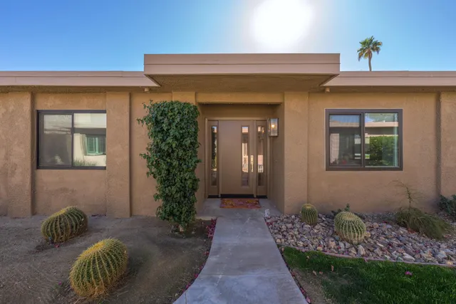 $695,000 | 86 La Ronda Drive, Rancho Mirage, CA 92270