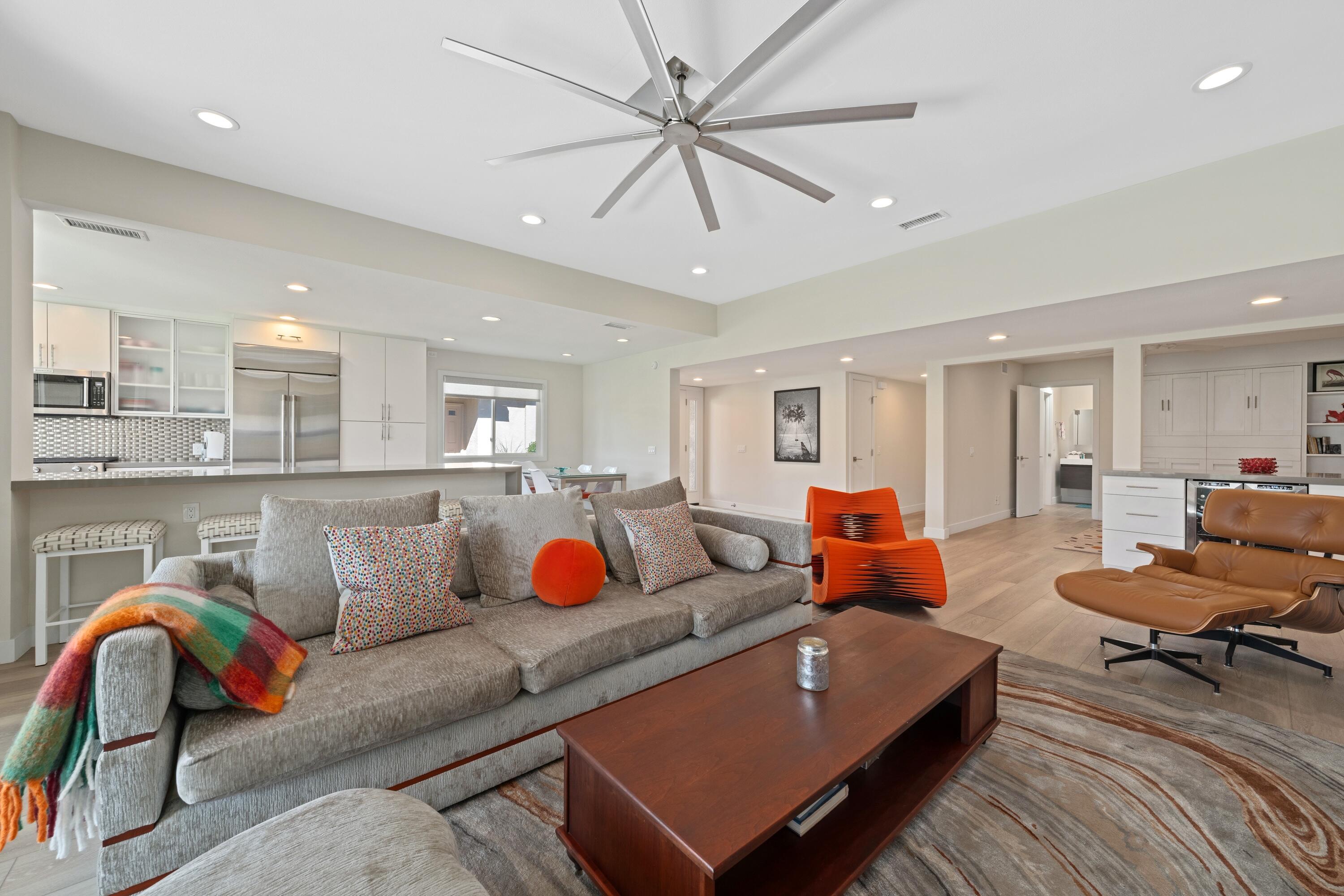 86 La Ronda Drive Rancho Mirage, CA 92270 - Photo 5 of 28 Photo-12