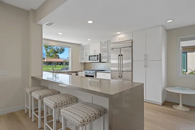 $695,000 | 86 La Ronda Drive, Rancho Mirage, CA 92270