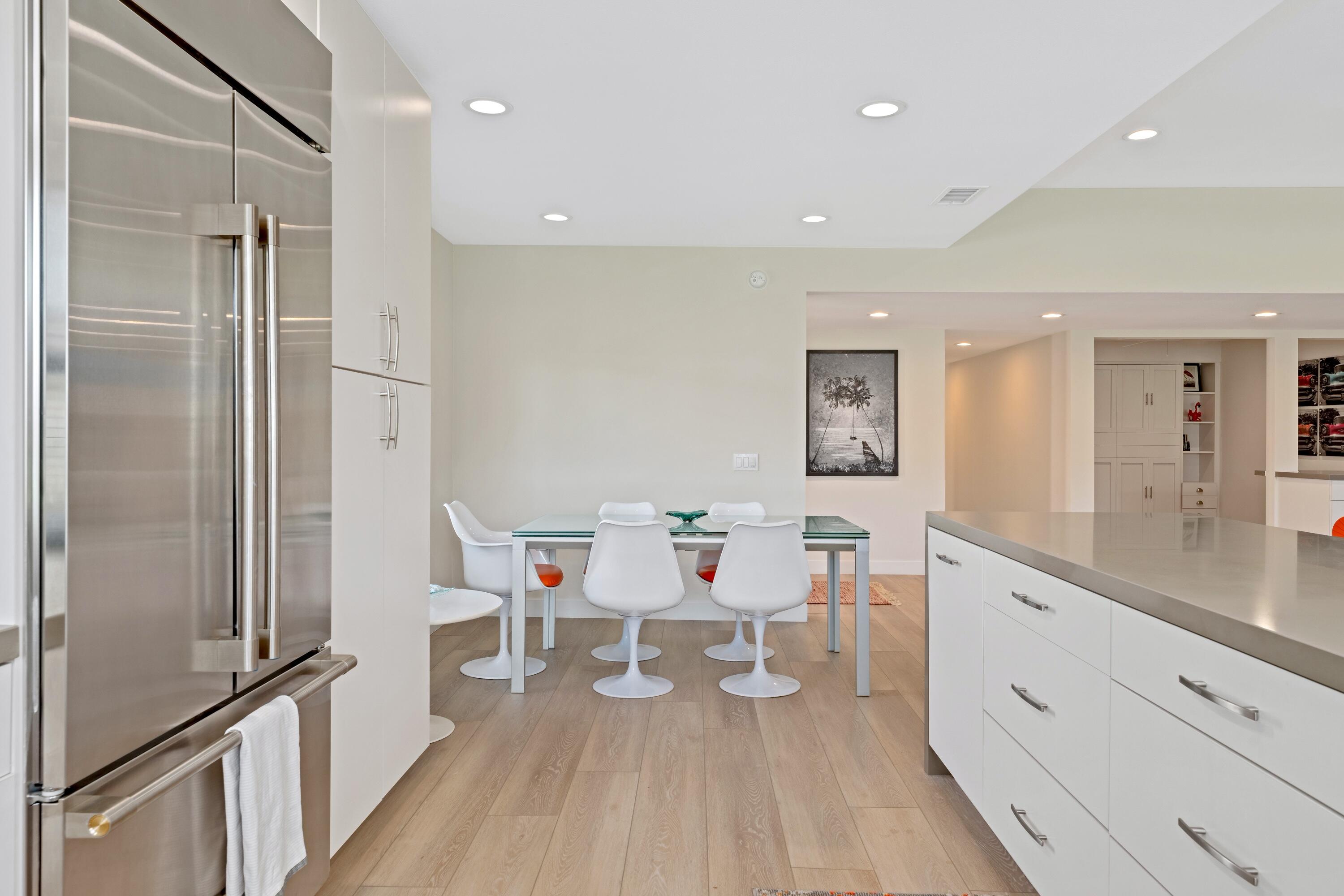 86 La Ronda Drive Rancho Mirage, CA 92270 - Photo 10 of 28 Photo-16