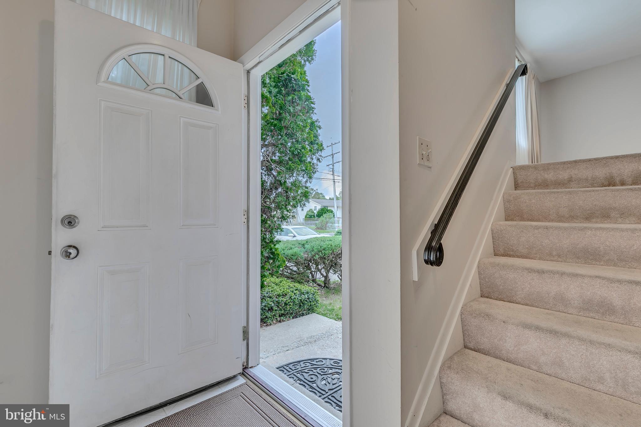 7976 Tick Neck Road Pasadena, MD 21122 - Photo 2 of 28 Entrance