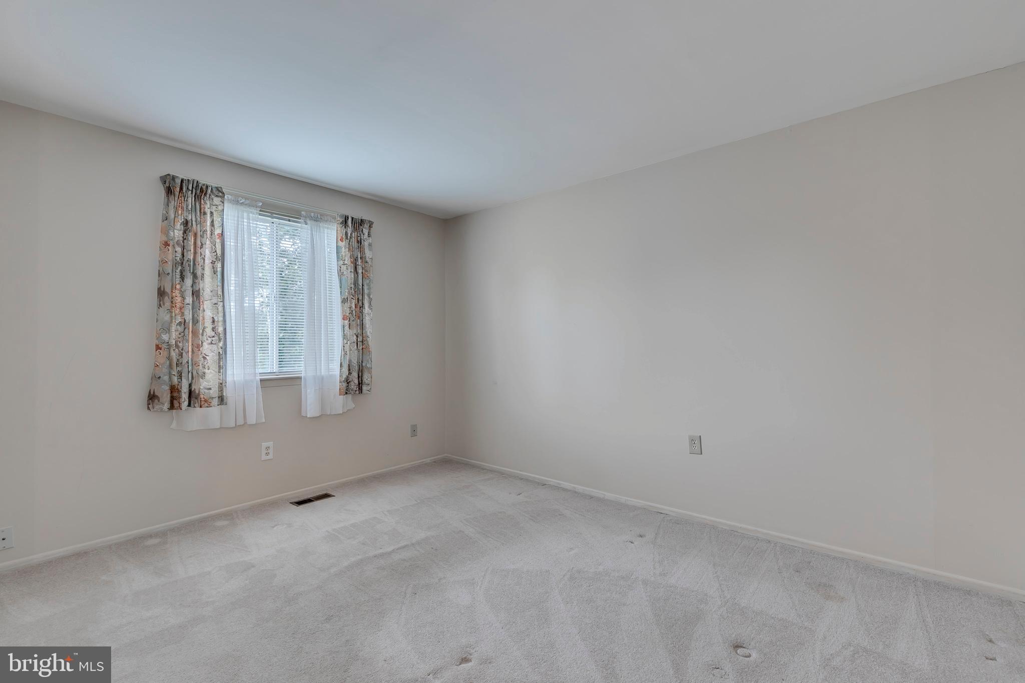7976 Tick Neck Road Pasadena, MD 21122 - Photo 10 of 28 Bedroom 1