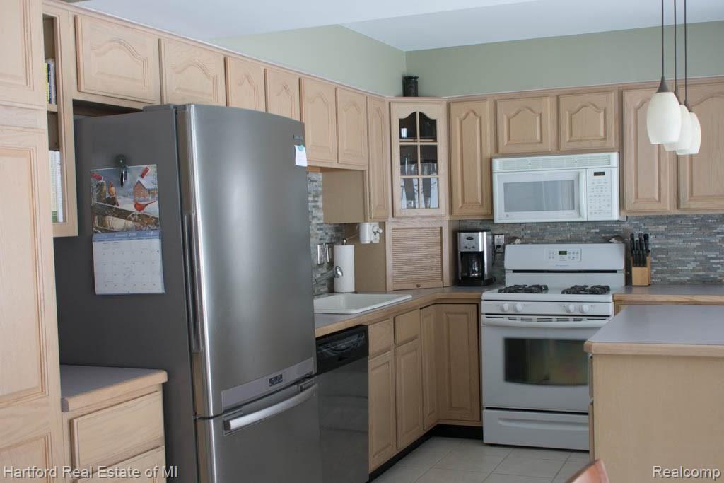 36430 Howard Road Farmington Hills, MI 48331 - Photo 6 of 43