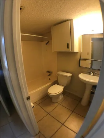 $950 | 630 Maiden Lane, Unit B, Austin, TX 78705