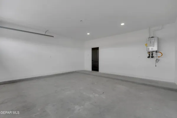 a view of a big room with closet and natural light
