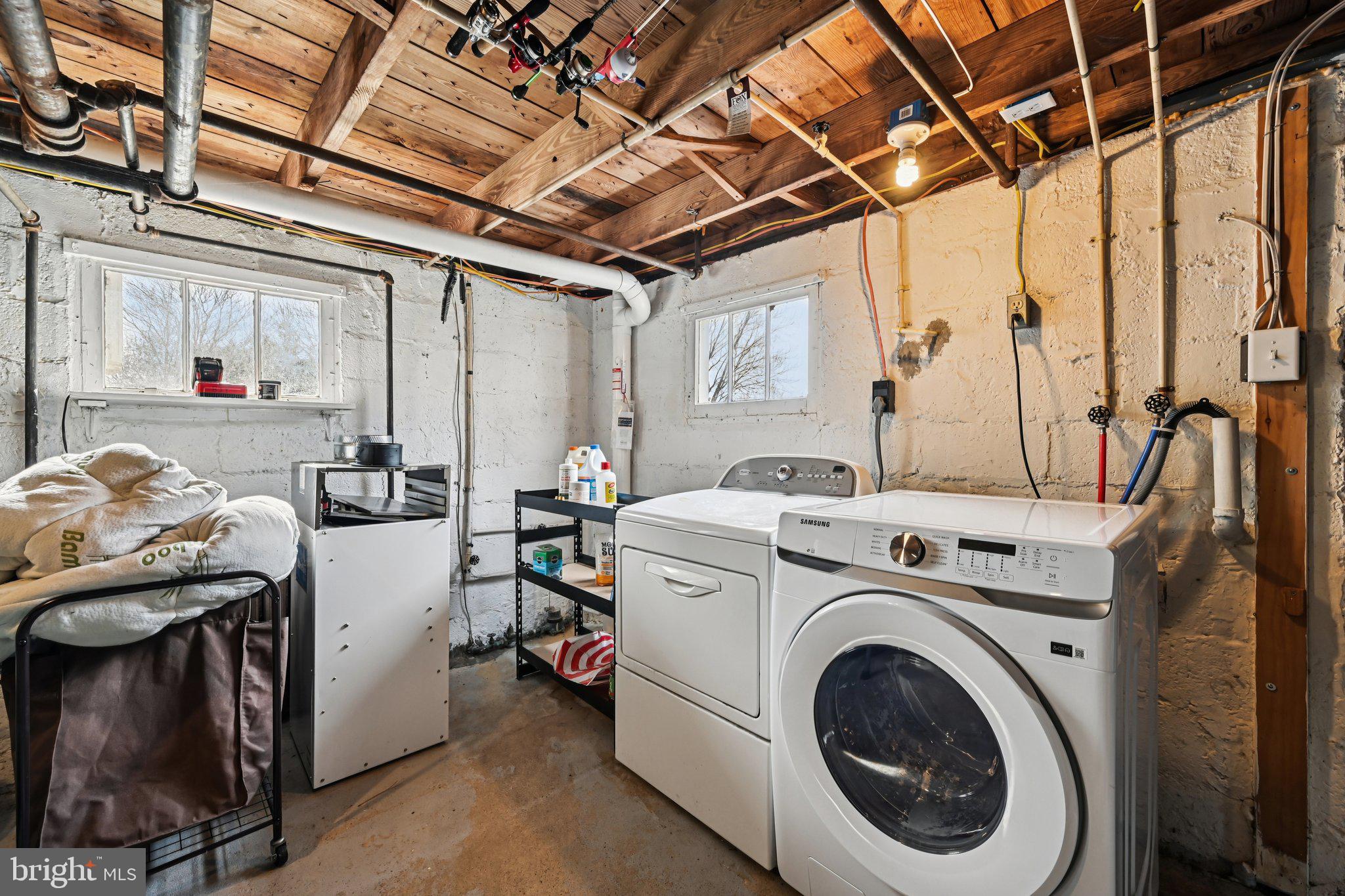 1038 Green Valley Road New Windsor, MD 21776 - Photo 29 of 37 Washer/dryer