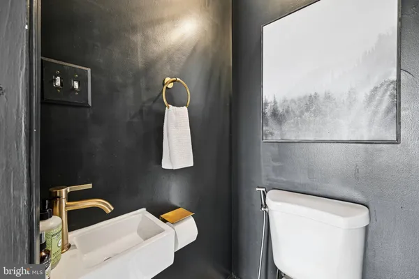 $375,000 | 1038 Green Valley Road, New Windsor, MD 21776