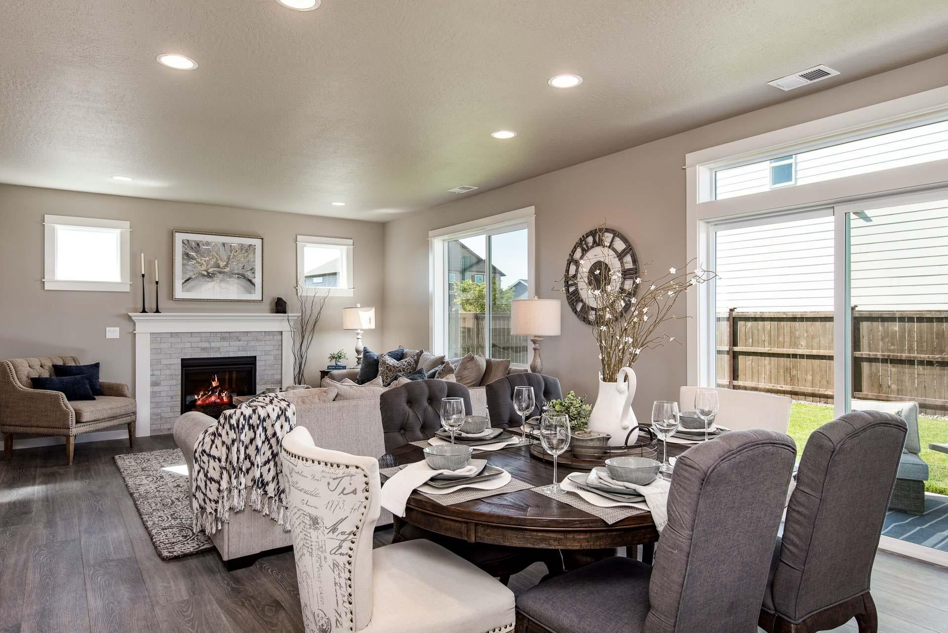 650 McKinney Ranch Road Sisters, OR 97759 - Photo 12 of 24 Stoneridge - Great Room (2)