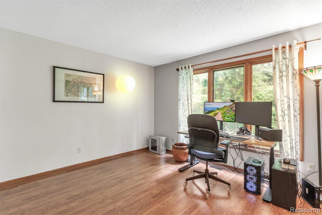 21745 River Ridge Trail, Unit 129 Farmington Hills, MI 48335 - Photo 18 of 34