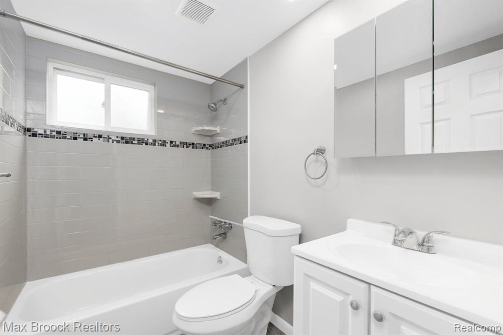 233 1st Street, Unit 1 Rochester, MI 48307 - Photo 8 of 9