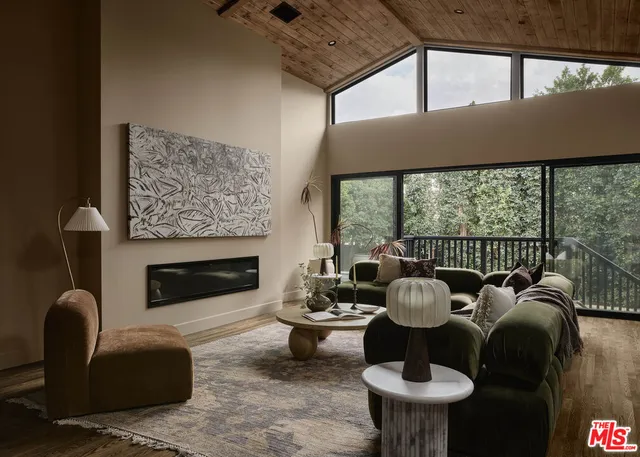 $2,450,000 | 12406 La Maida Street, Valley Village, CA 91607