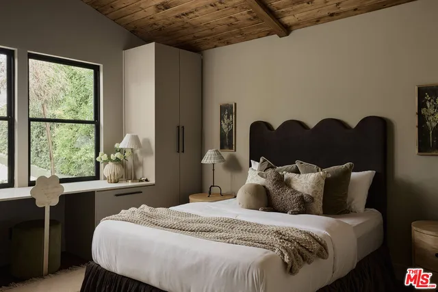 $2,450,000 | 12406 La Maida Street, Valley Village, CA 91607