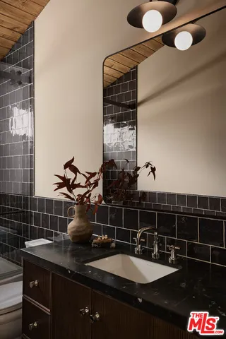 $2,450,000 | 12406 La Maida Street, Valley Village, CA 91607