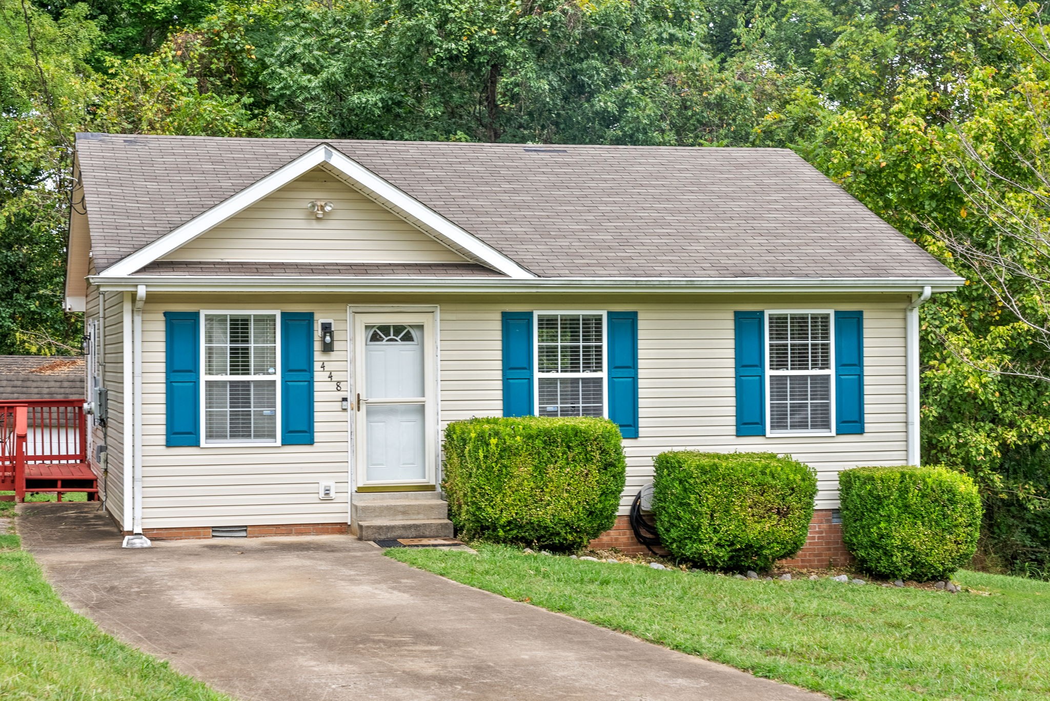 448 Victory Road Clarksville, TN 37042 - Photo 3 of 28 Gallery Image 3