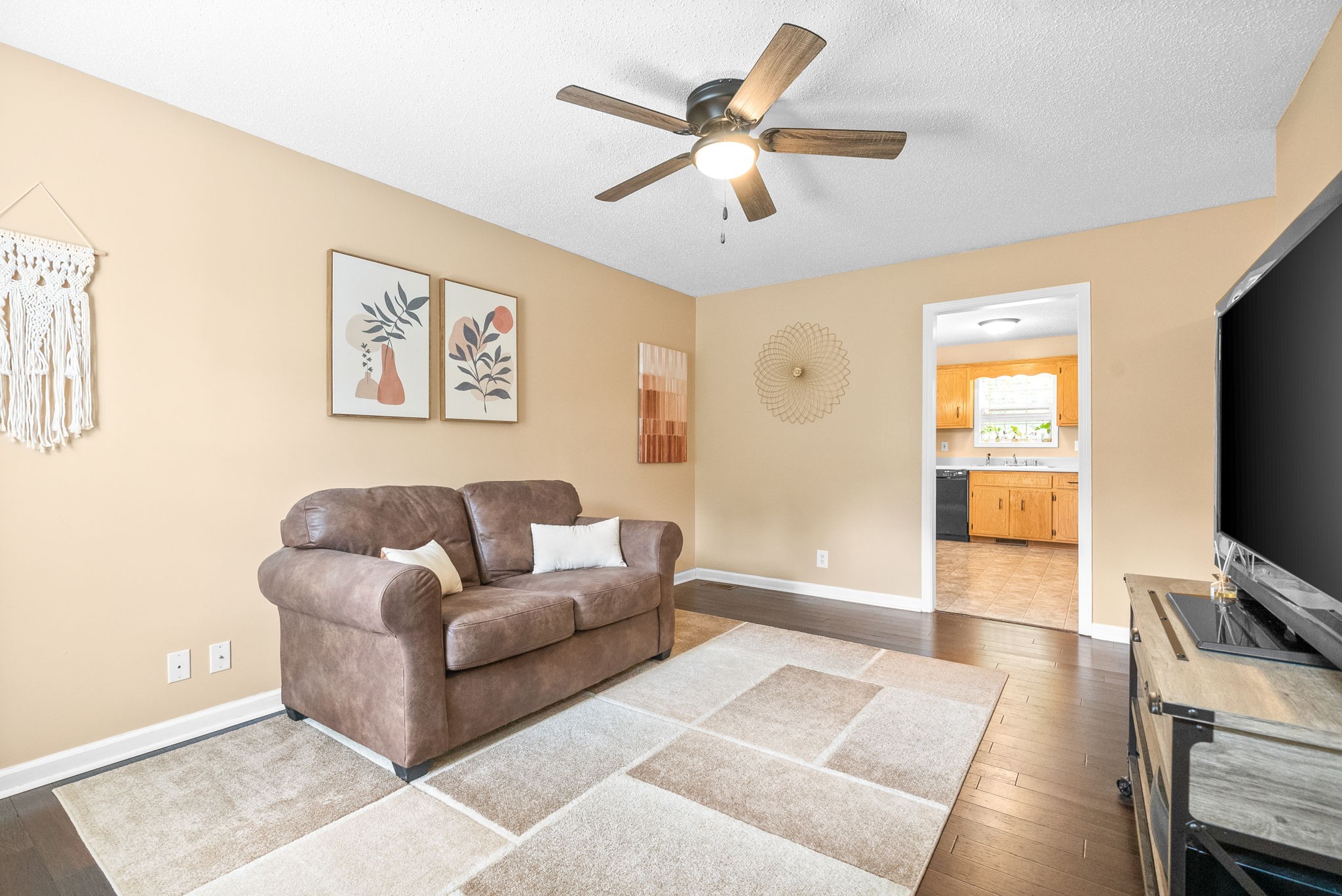 448 Victory Road Clarksville, TN 37042 - Photo 5 of 28 Gallery Image 5