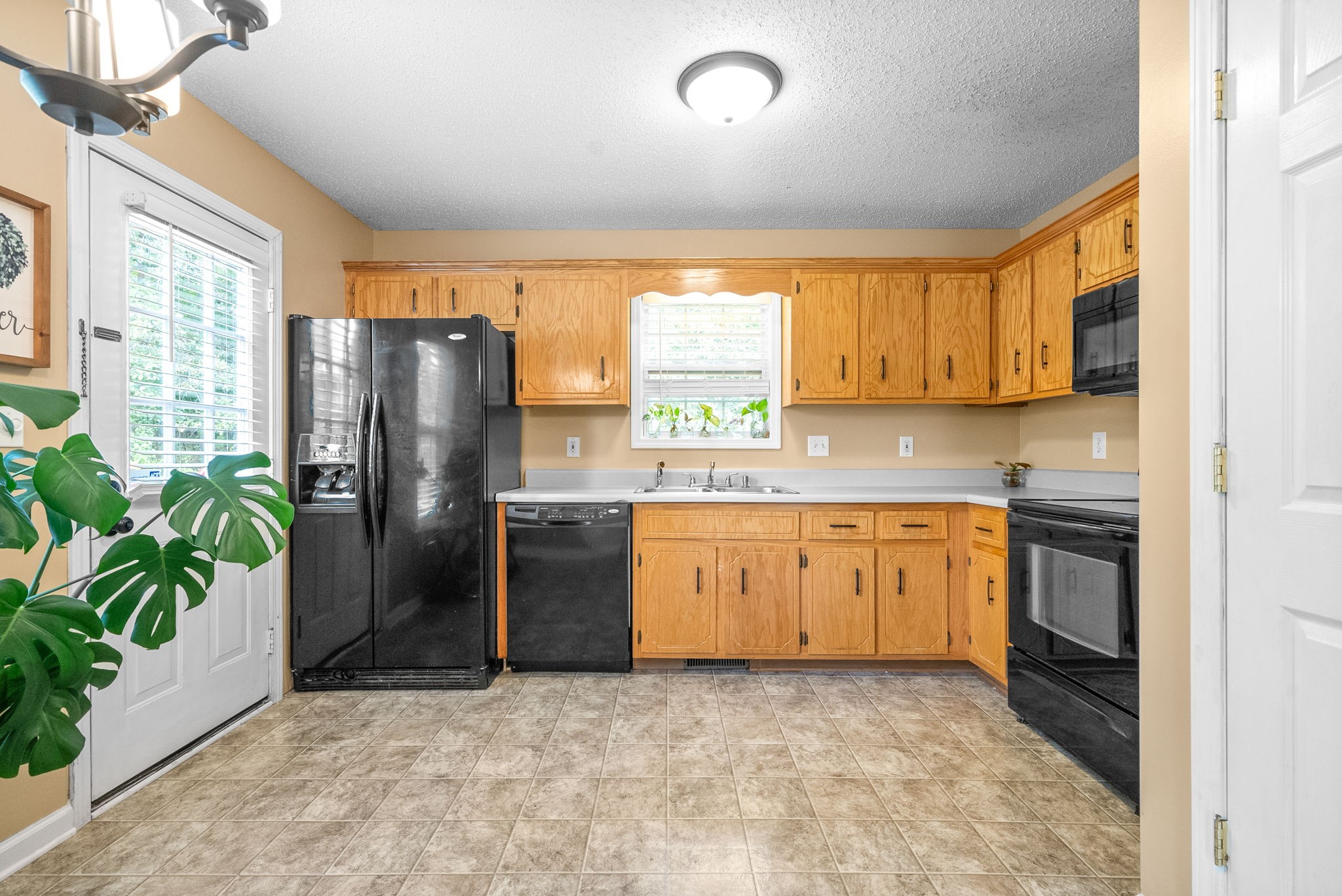 448 Victory Road Clarksville, TN 37042 - Photo 9 of 28 Gallery Image 9