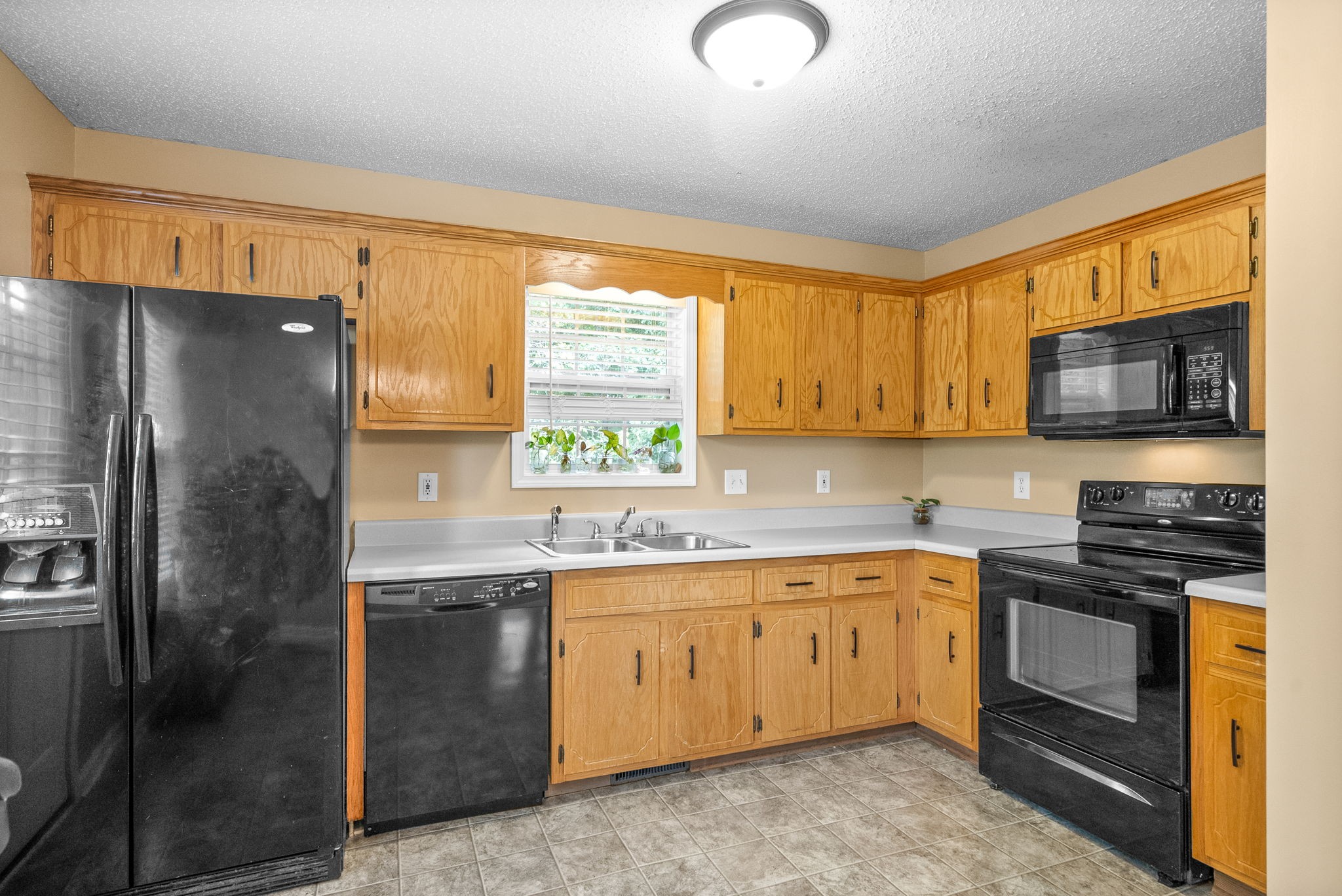 448 Victory Road Clarksville, TN 37042 - Photo 10 of 28 Gallery Image 10