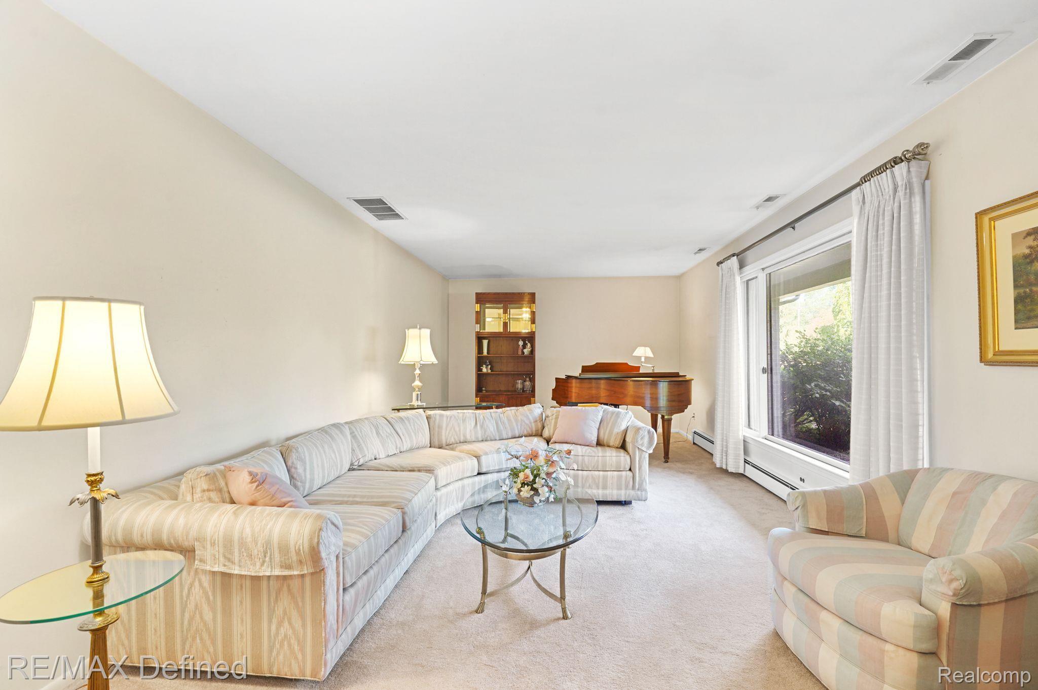 2801 West Wattles Road Troy, MI 48098 - Photo 4 of 37 Gallery Image 4