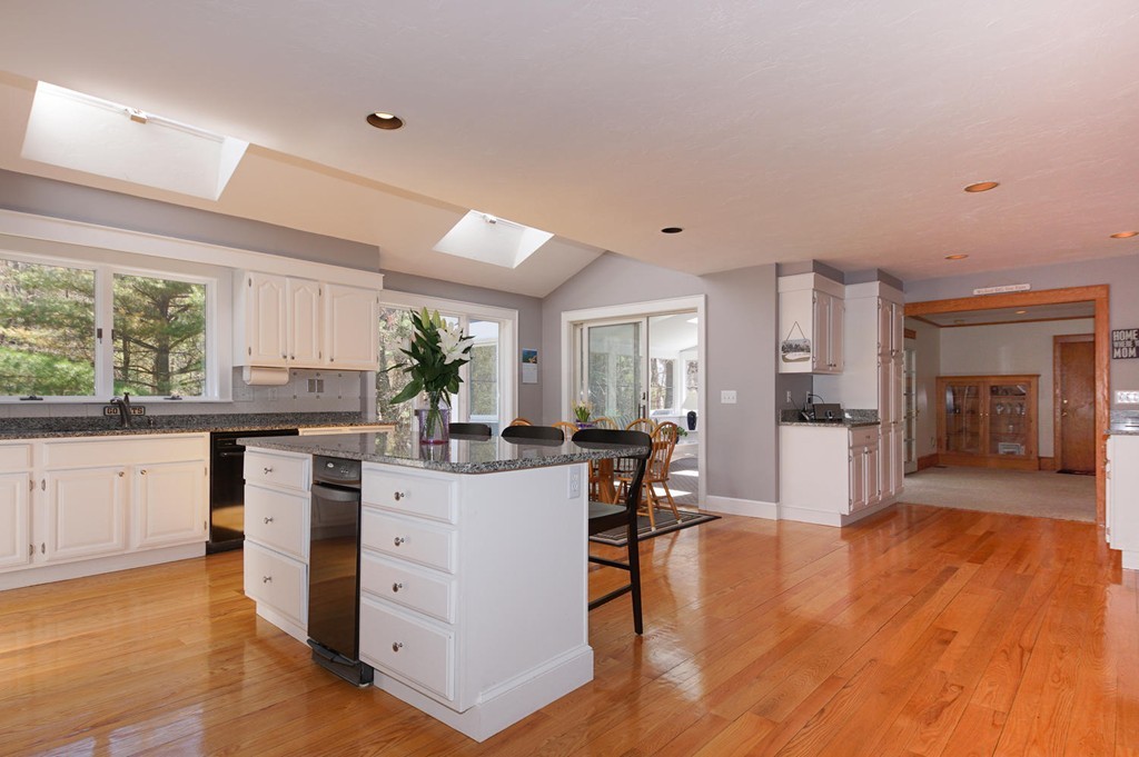 108 Woodside Road Harvard, MA 01451 - Photo 5 of 30 Gallery Image 5