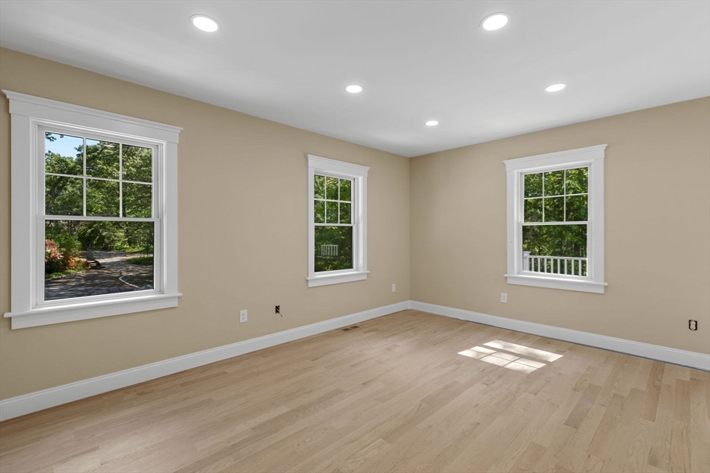 41 Little John Road East Falmouth, MA 02536 - Photo 7 of 34