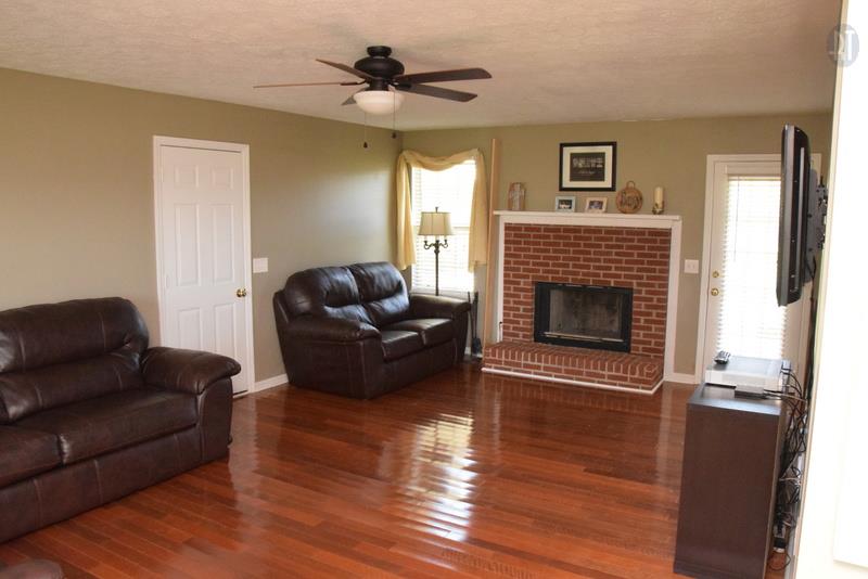 843 Bates Road Lebanon, TN 37087 - Photo 3 of 19 Plenty of room for varying furniture layouts.