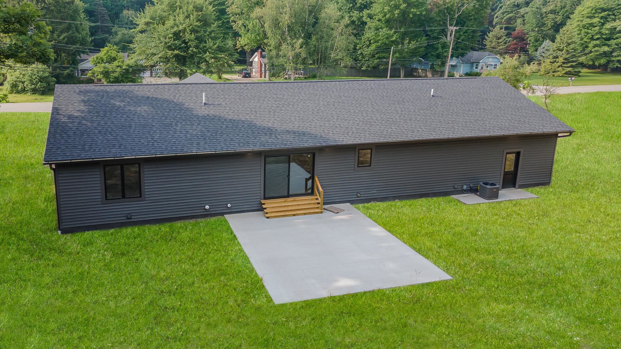 2423 East Ashby Road Midland, MI 48640 - Photo 5 of 43